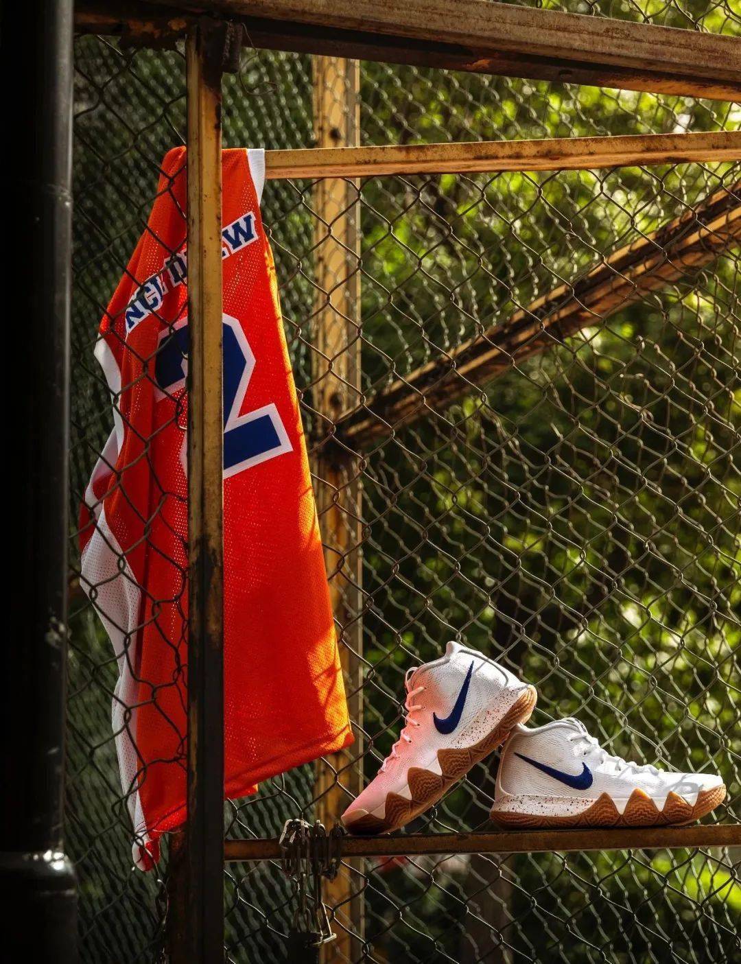 Kobe|一双鞋，让你记得18年前的夏天，“曼巴”在哪里