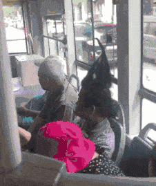 搞笑动态趣图gif:达叔还么有上车啊
