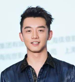 参考价|扒一扒各位男明星的梳妆台，上镜前都在脸上糊了什么？