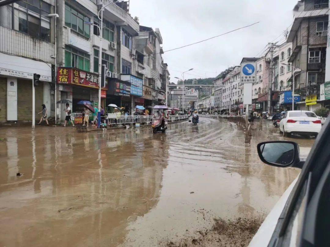 亲历水淹建始:凌晨被大暴雨惊醒,洪水汹涌触目惊心