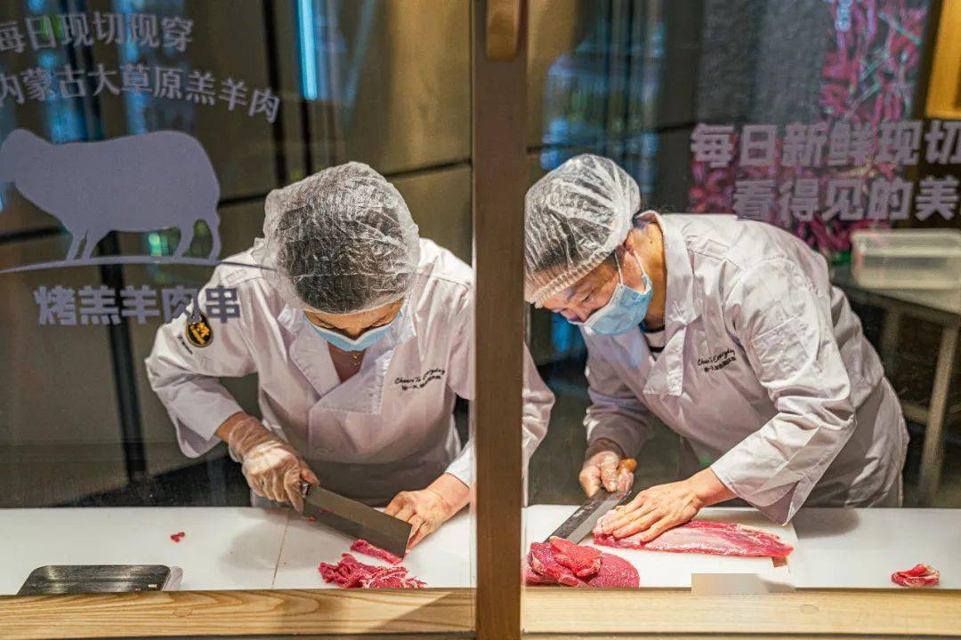 武汉|烧烤工坊、全球精酿超市、鲜酿工厂一次all in!木屋烧烤华中旗舰店空降武汉