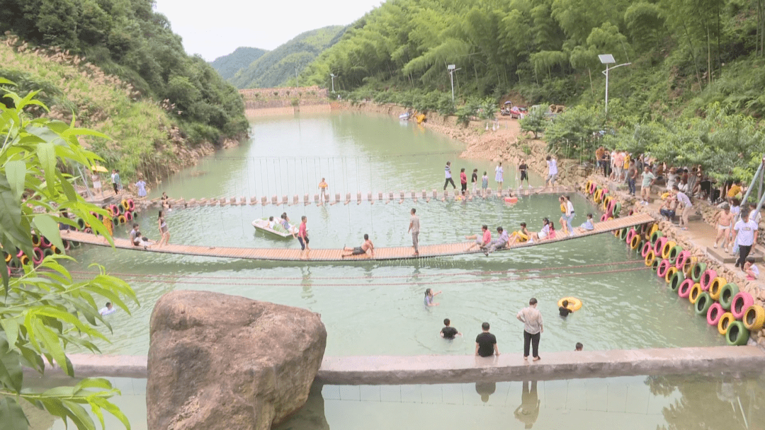 广丰石井峡迎来夏季旅游高峰