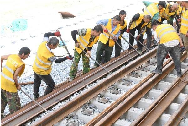 铺轨|福平铁路全线铺轨贯通，将结束平潭岛不通铁路的历史