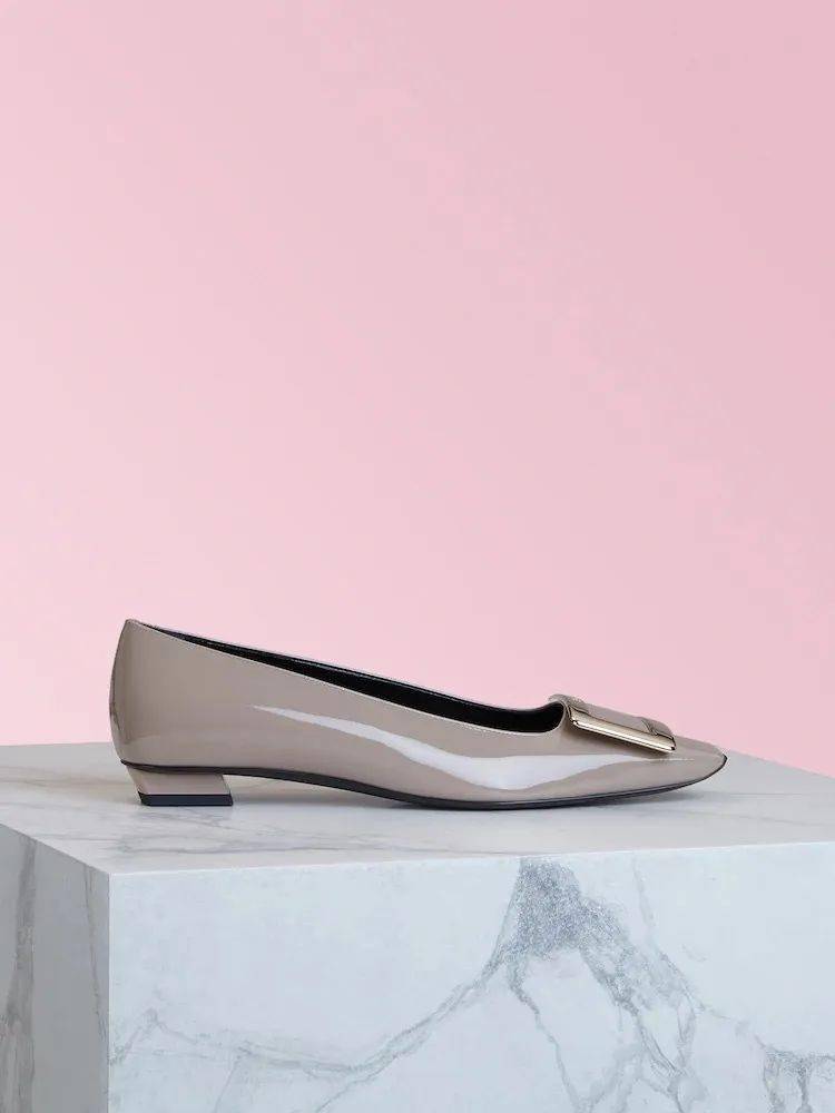 Roger|骨灰级经典Roger Vivier方扣鞋，又出了绝美新款！