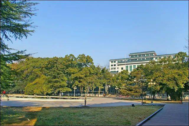 哈尔滨市南岗区经济总量_哈尔滨市南岗区(3)