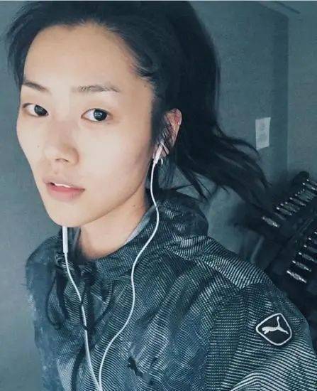运动|女明星健身房打卡照真的是素颜？相信你就输了！