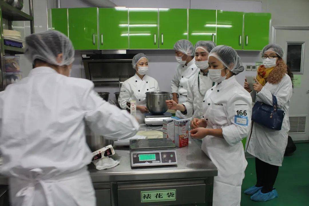 逐梦新"食"代,选择食品科技学院准没错,让我们一起品尝爱与未来!