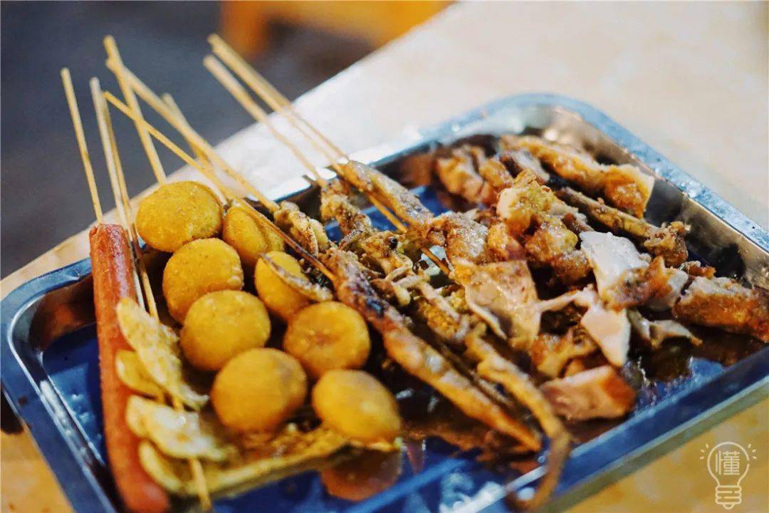 烧烤|才有夏天快乐味道！挤满人的“堕落街”夜排档