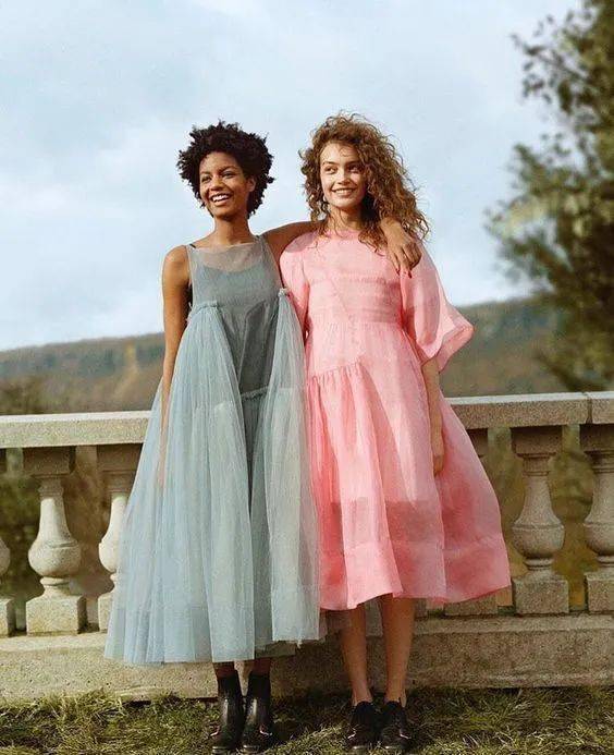 纱裙|谁能不爱夏日的薄纱连衣裙呢？