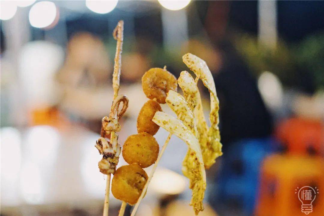 烧烤|才有夏天快乐味道！挤满人的“堕落街”夜排档