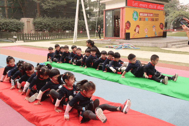 幼儿园体育课上的中国传统游戏