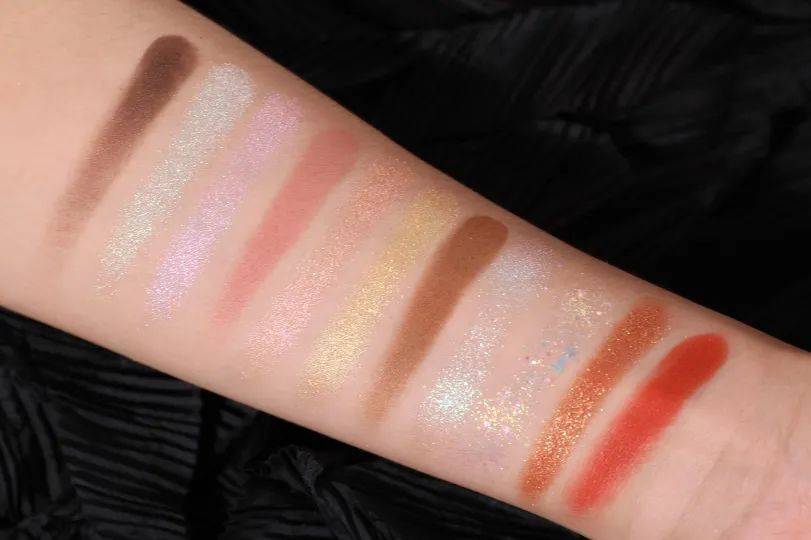 日记|完美日记系列眼影评测 | 真的不知道为啥锦鲤盘能这么火?