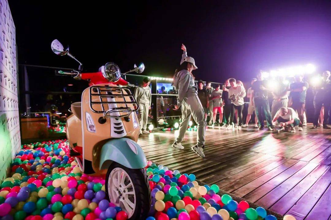 摩托车|时尚、潮流、色彩缤纷……如果摩托车圈有一个潮牌的话，那一定是Vespa！