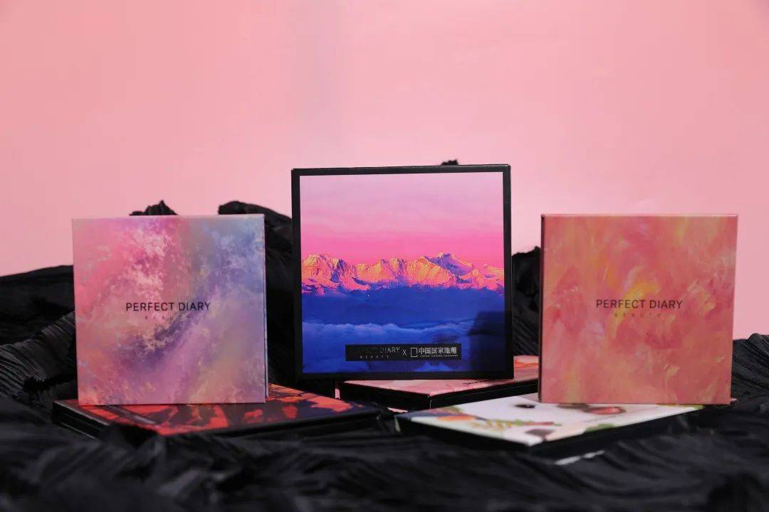 日记|完美日记系列眼影评测 | 真的不知道为啥锦鲤盘能这么火?