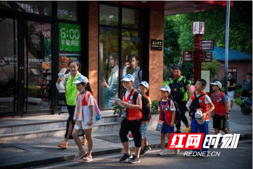 山在|【野羚羊成长记3】穿石坡湖：山在湖心如黛簇，沉醉青山不知归