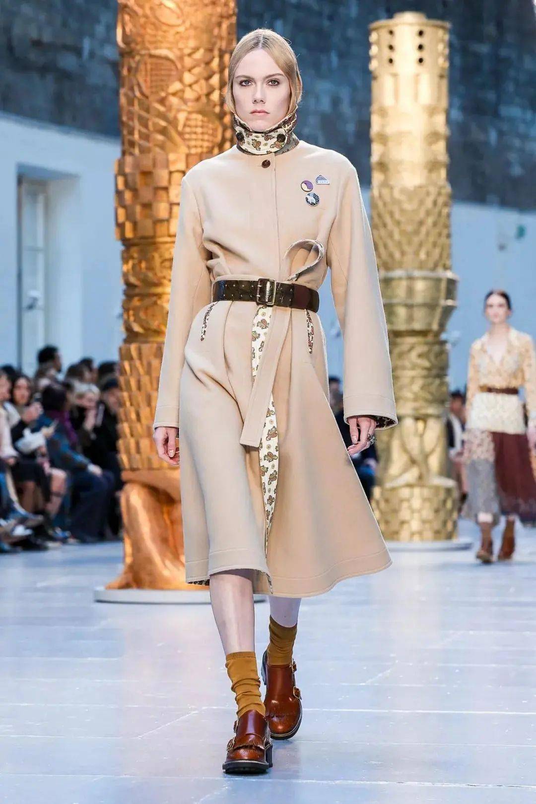 色彩|2020/21秋冬女装色彩趋势：复古时尚风潮再次燃起！半身裙流行趋势！