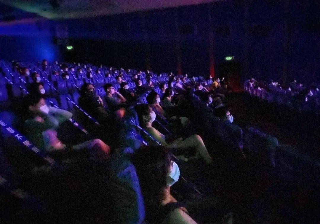 大鹏|摄影师拍到手抖，女主演崩溃离场，《吉祥如意》背后的故事？