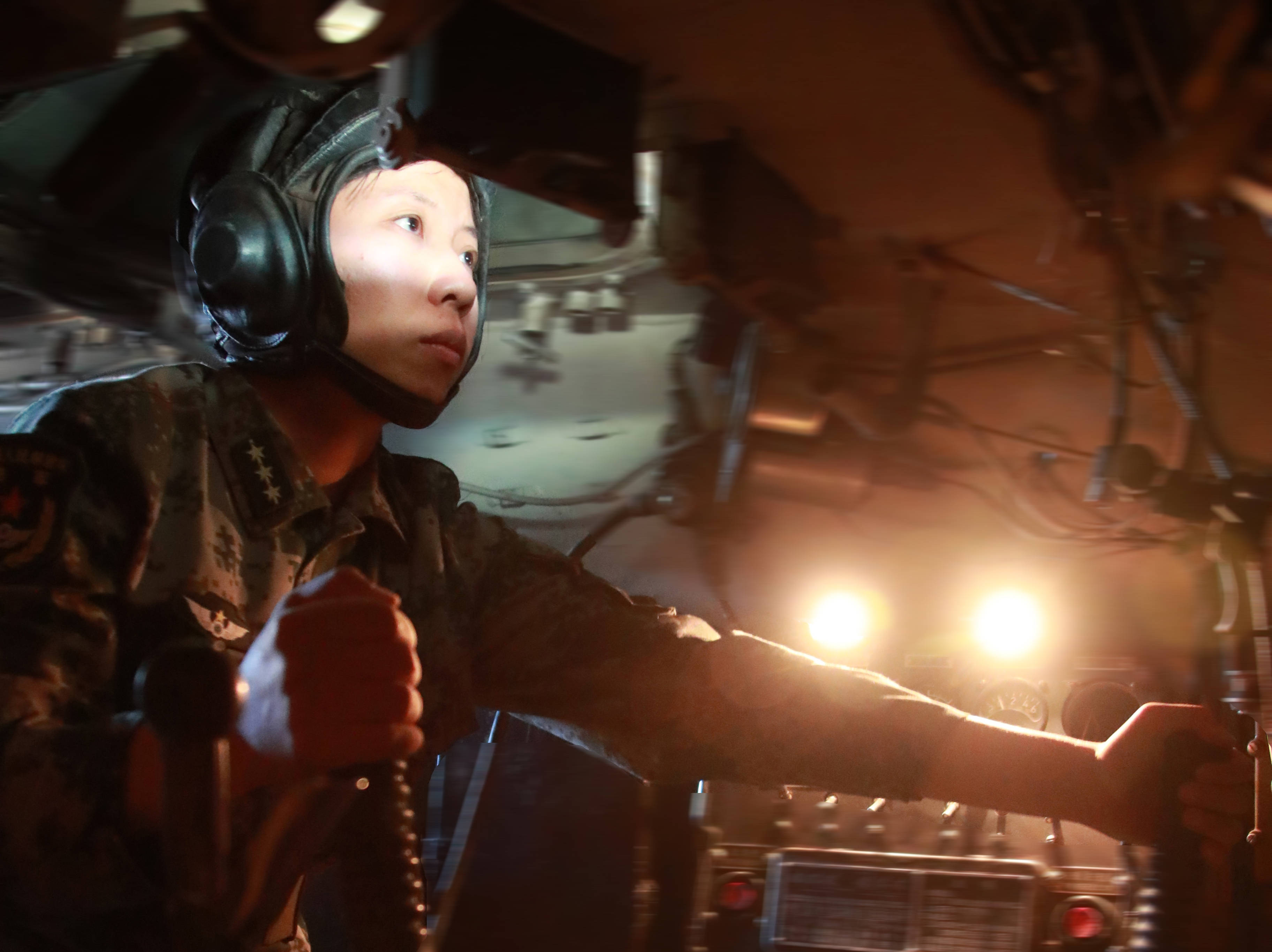 帕丽|边疆军营“花木兰”——记“最美新时代革命军人”马和帕丽