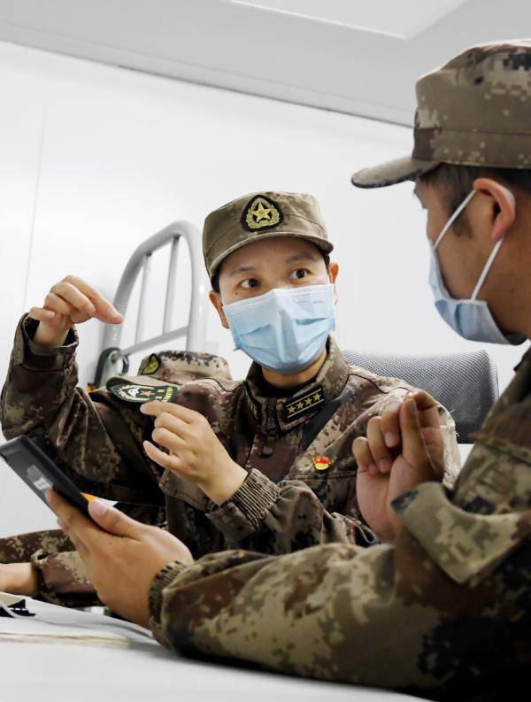 女兵|超燃、硬核、帅炸……致敬中国女兵！军旗有你更鲜艳