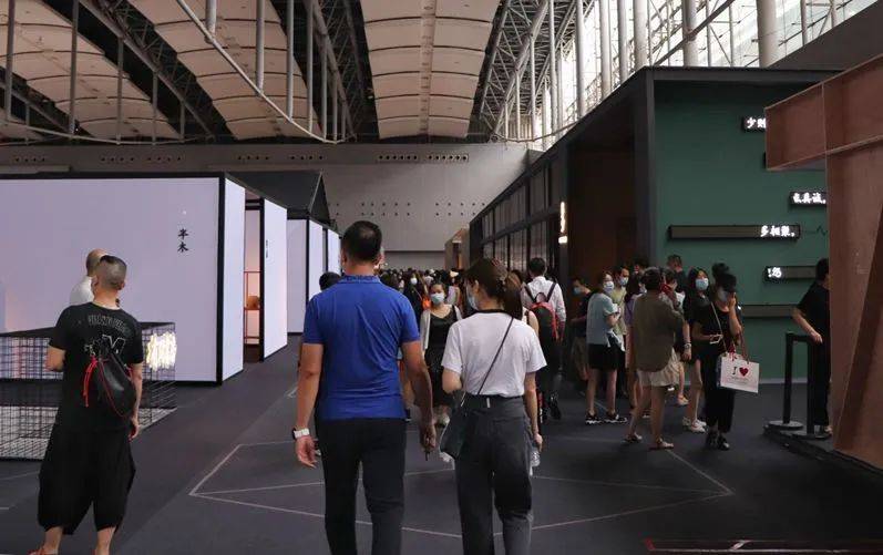 莫比|小孩子才做选择，?买得起?和?有意思?，我两个都要 | 现场