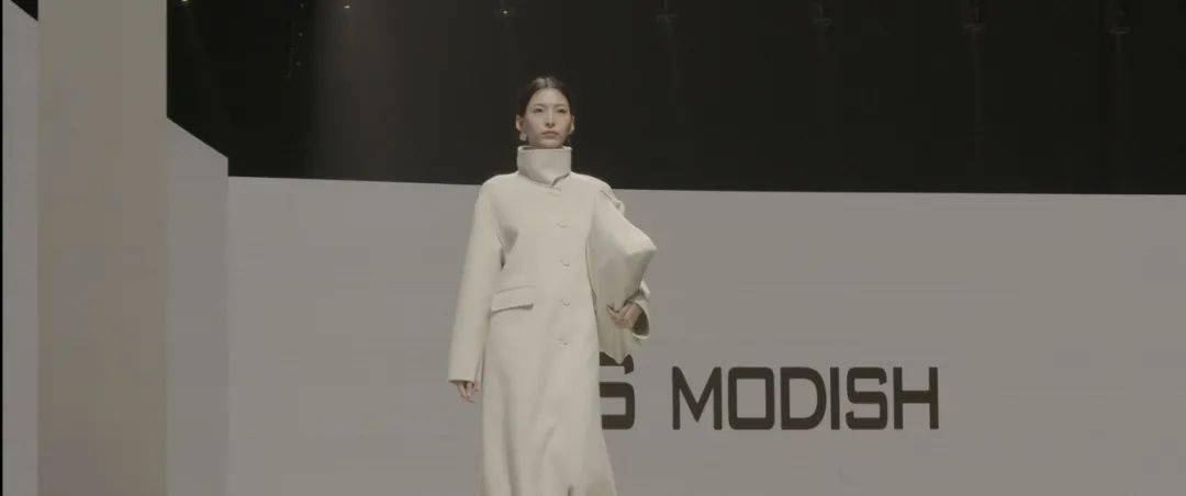 流转|ES MODISH 品牌专场秀 | 一手 · SUN IN SKY国际时尚周(暨SUN IN SKY第七届发布周)