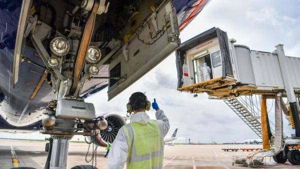 上海|地表60℃，飞机发动机余温110℃！上海最大“铁板烧”上防输入原来是这样