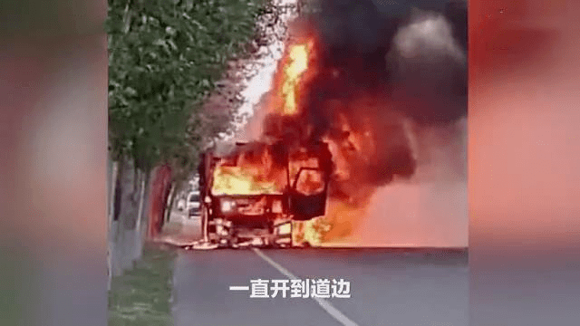 一汽|超暖！冒死开“火车”驶离闹市的司机，一汽给他送了辆新车！