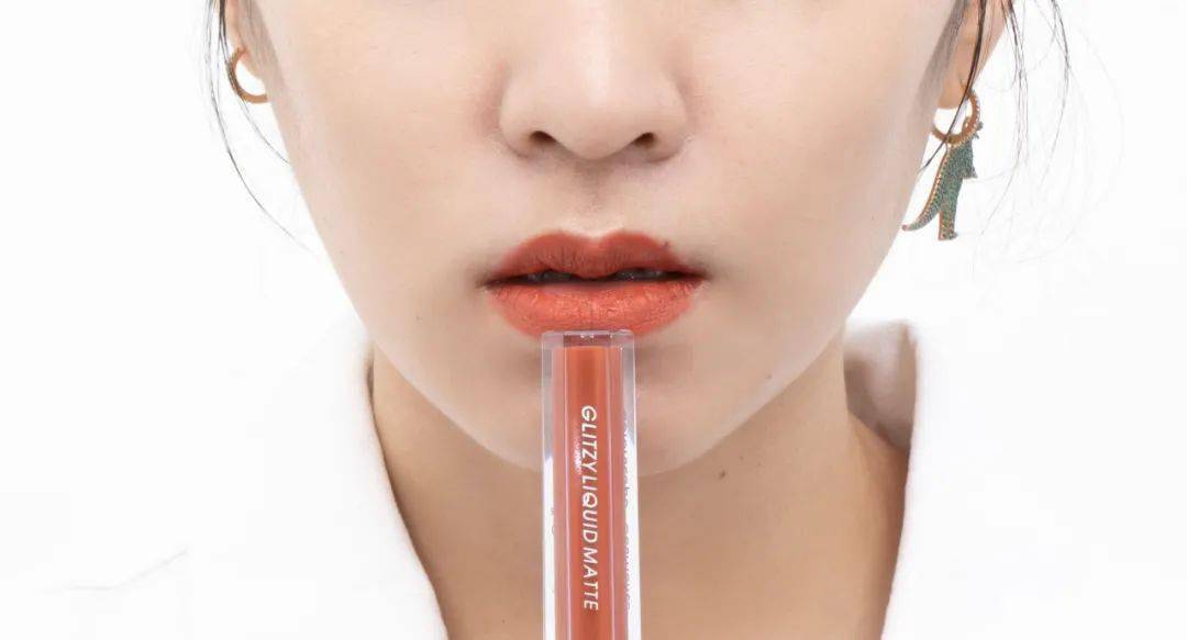 犯规|美到犯规的唇釉,8 支只要 300 多块