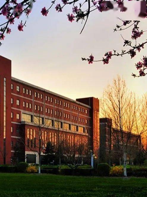 今天就由小会带领大家领略一下 河北大学七一路校区  七一路校区有两