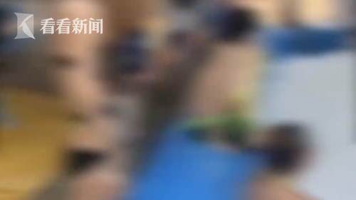 今年6月，郑州一00后女孩在玩水时被人偷拍，几天后她突然收到朋友发来的一段视频，打开一看当场