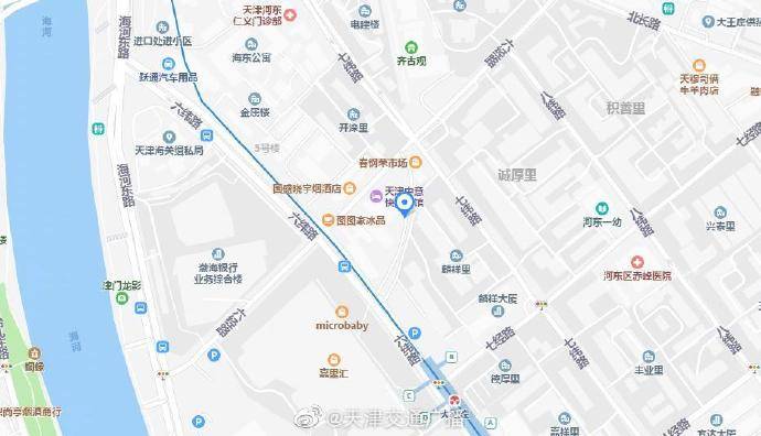 车辆|天津 一面包车起火，车损严重