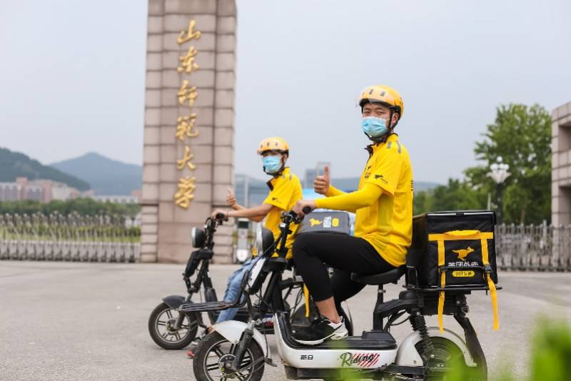 吴昊|最难就业季里送外卖：留学生深圳做“骑士”，本科骑手创业当站长
