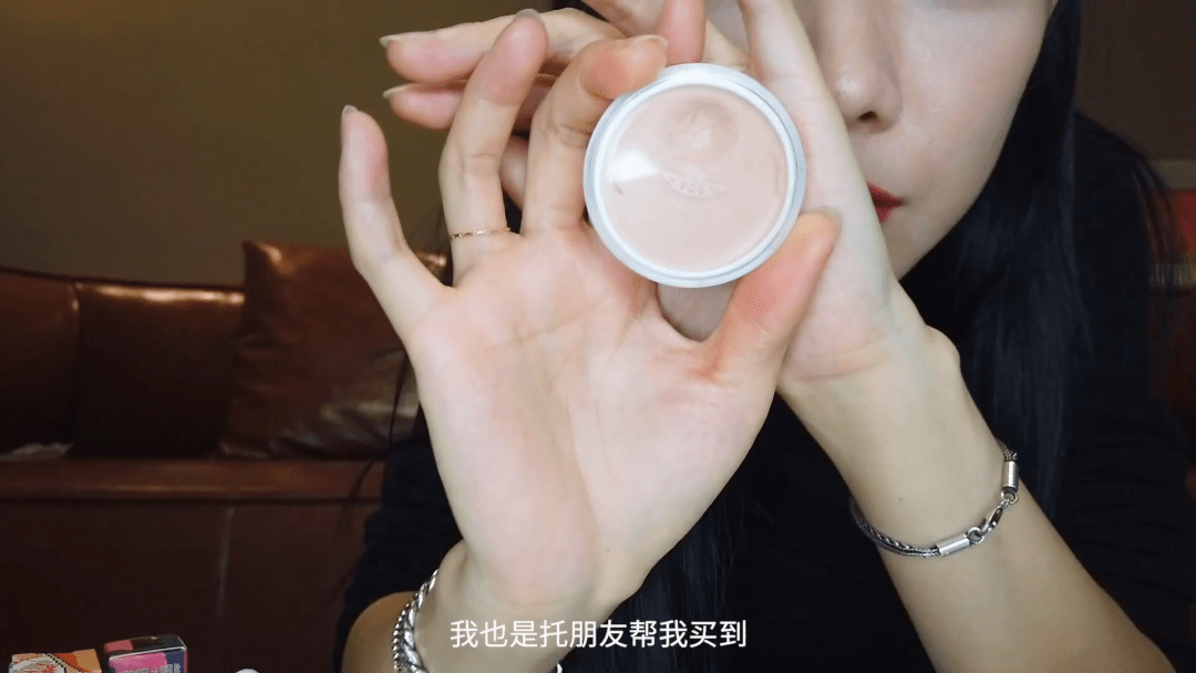 牛仔裤|打败万茜、宁静的王霏霏竟然是个ZARA女孩，想get她的49元同款T！