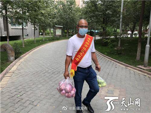 唐山|唐山大哥在乌鲁木齐当起志愿者