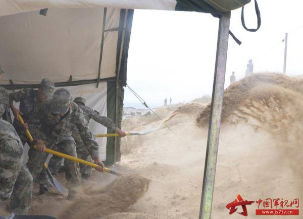 风沙|在大漠“吃土”、敷“风沙面膜”是怎样的体验？