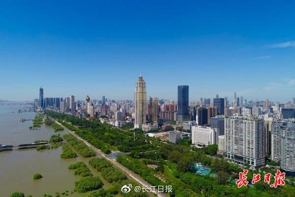 摄影|自带滤镜！武汉蓝上线