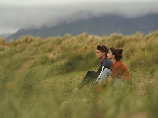 玛丽安|从《聊天记录》到《正常人》：怎样在突破自我的爱中寻回自我