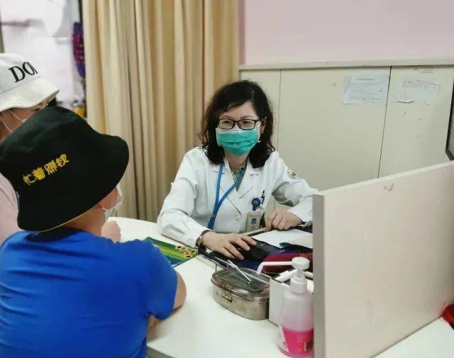 控制|男孩上课时突然惊声尖叫,怎么都控制不住!妈妈:这种几百块钱的水果,他能一连吃3个