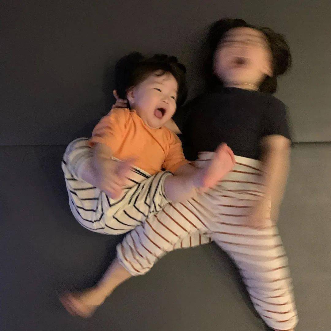 神态|4岁女孩活成“乡镇女老板”,13万网友惊叹:这神态,一般人模仿不来