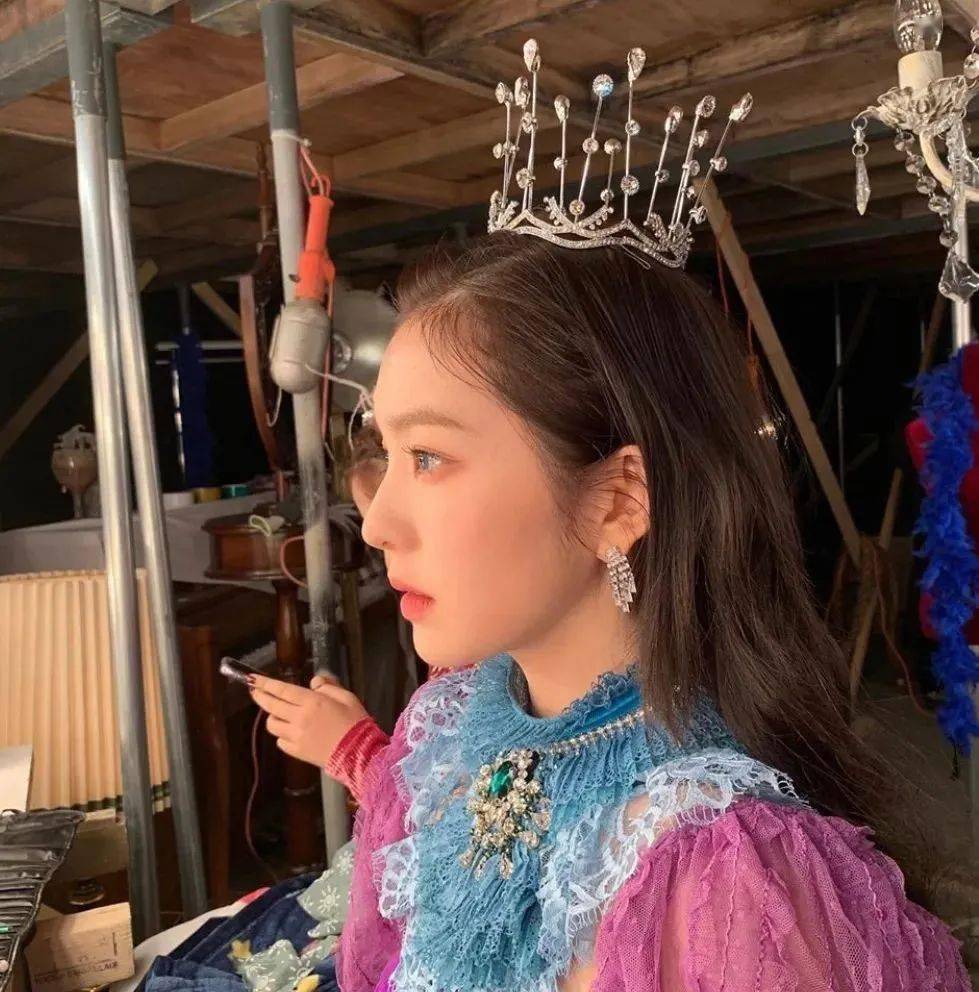 眼睛|还没掌握女团同款的“太阳花睫毛”？是时候看看Irene了！