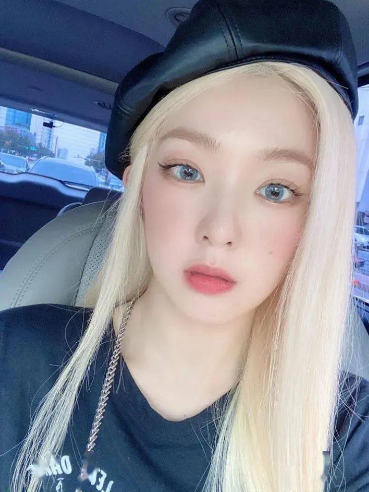 眼睛|还没掌握女团同款的“太阳花睫毛”？是时候看看Irene了！