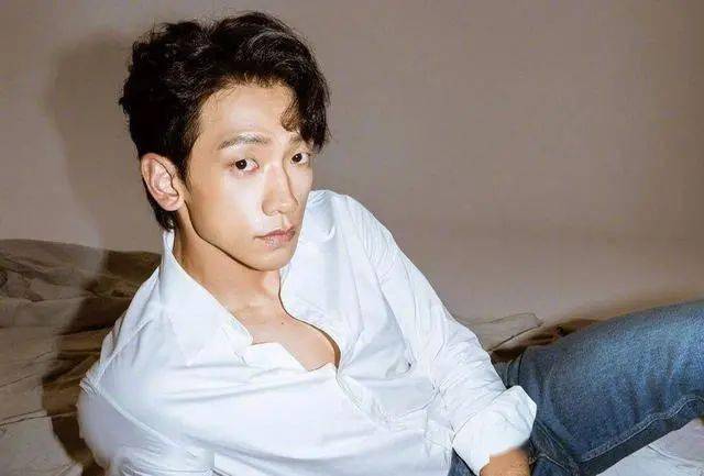 金泰熙广告被指抄袭后，Rain直言妻子“像个傻瓜