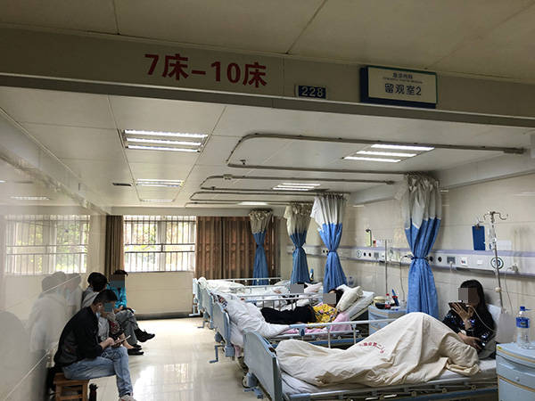 妹妹|昆明女子吃野生菌中毒自称看到精灵，医院日收约25个中毒者