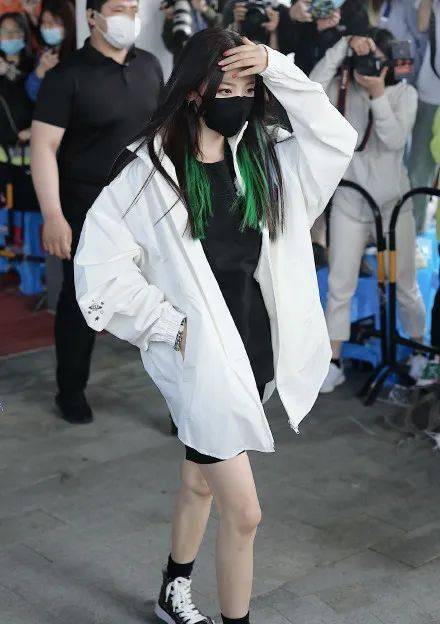 头发|2020王炸发型！令人上头的“挂耳染”来啦！