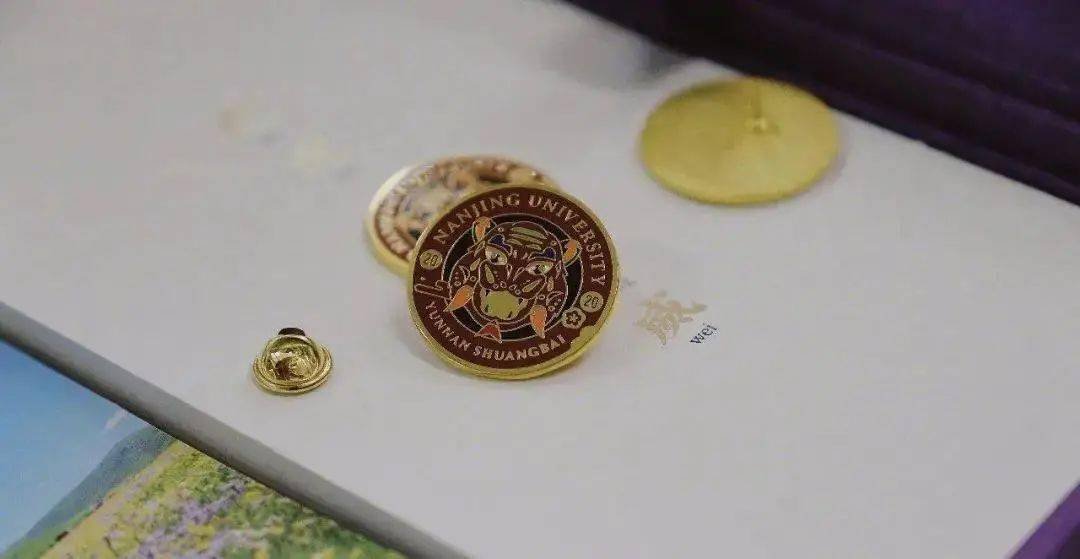 爆表|颜值爆表！这些高校录取通知书先睹为快！你pick哪一款？