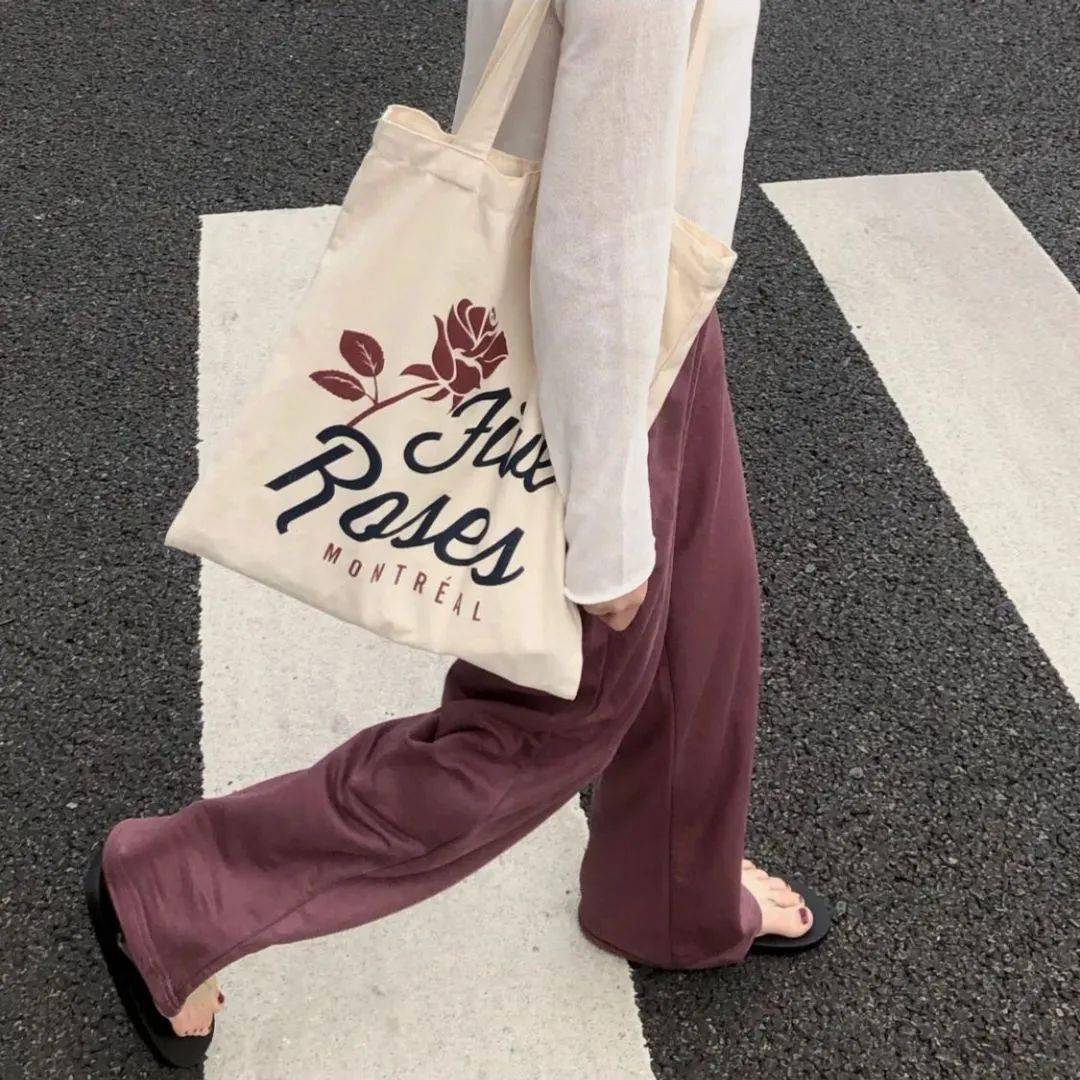 包包|谁说背帆布包的王漫妮，只配给太太圈端茶送水？