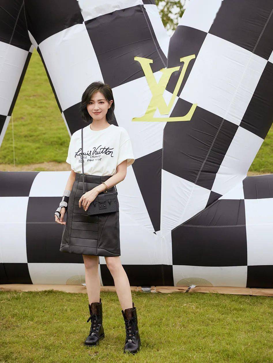 Louis|被Louis Vuitton秀上的吴亦凡感动了,周冬雨改行当店员了?【每周时报】