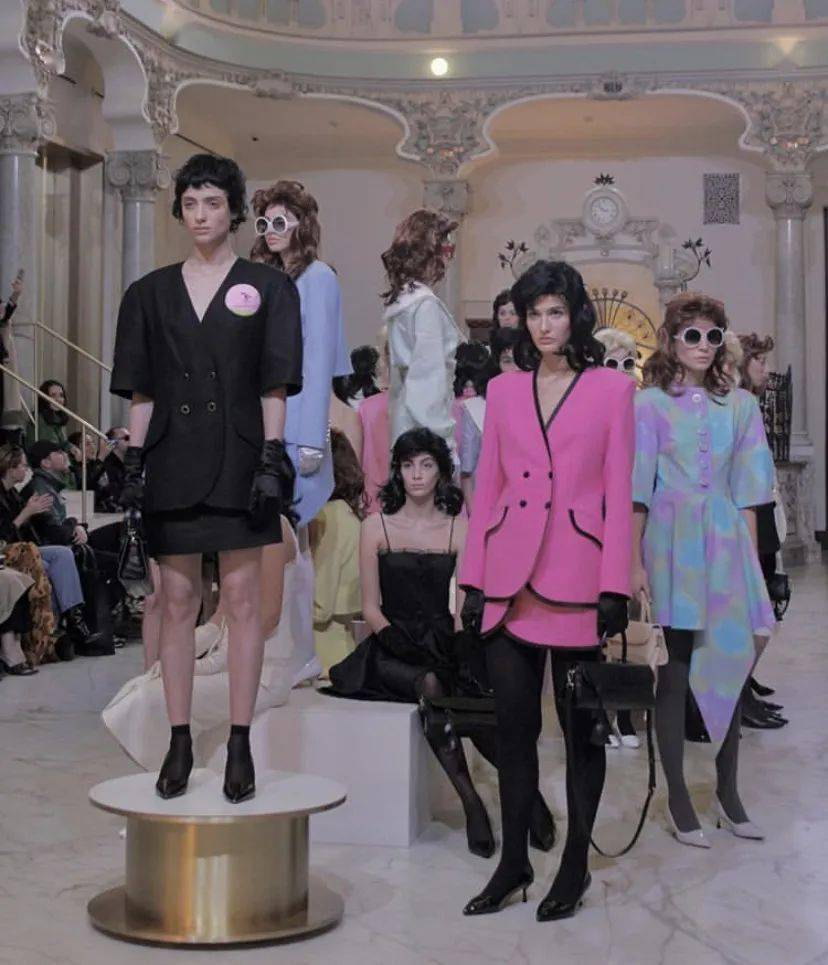 时装|想做不撞衫大赛的冠军，你还缺一件格鲁吉亚的时装