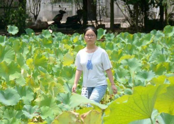 钟芳蓉|留守女孩回应“读北大考古没钱途”：听从内心的声音就好