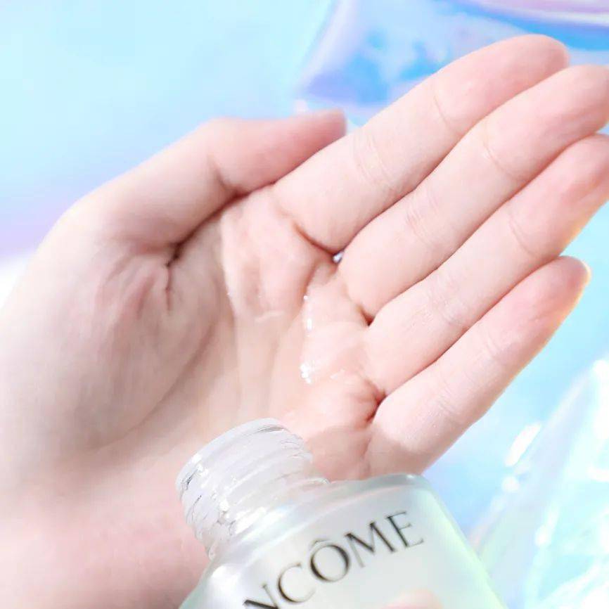 艾派德|爽肤水？柔肤水？精华水？苟命啊，我到底该怎么选？！